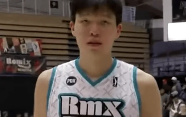 如何评价自己本赛季前半程的表现？杨瀚森：摸爬滚打