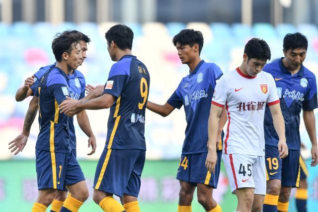 星空体育app官方网站-【中超】叶楚贵梅开二度鲍亚雄伤退 广州城4比0河北